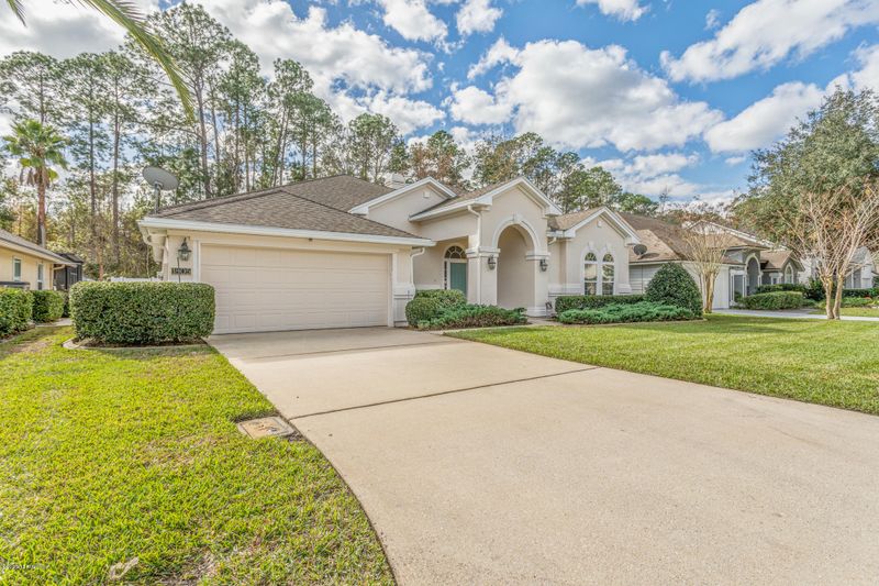 1805 Lochamy Ln, St Johns, FL 32259