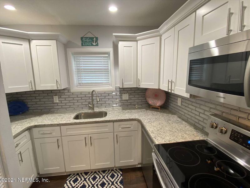 1807 Jefferson Rd, Jacksonville, FL 32246