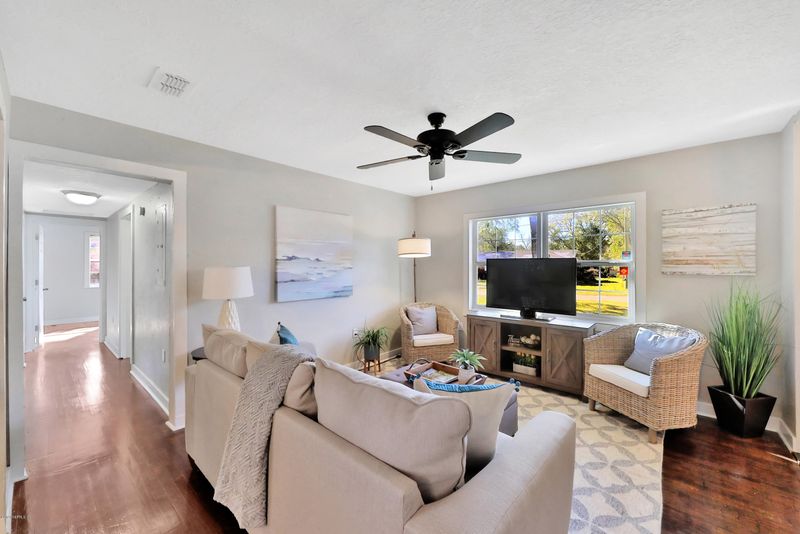 1807 Sprinkle Dr, Jacksonville, FL 32211