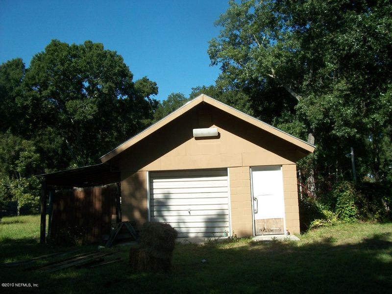1812 E Buccaneer Cir, Jacksonville, FL 32225