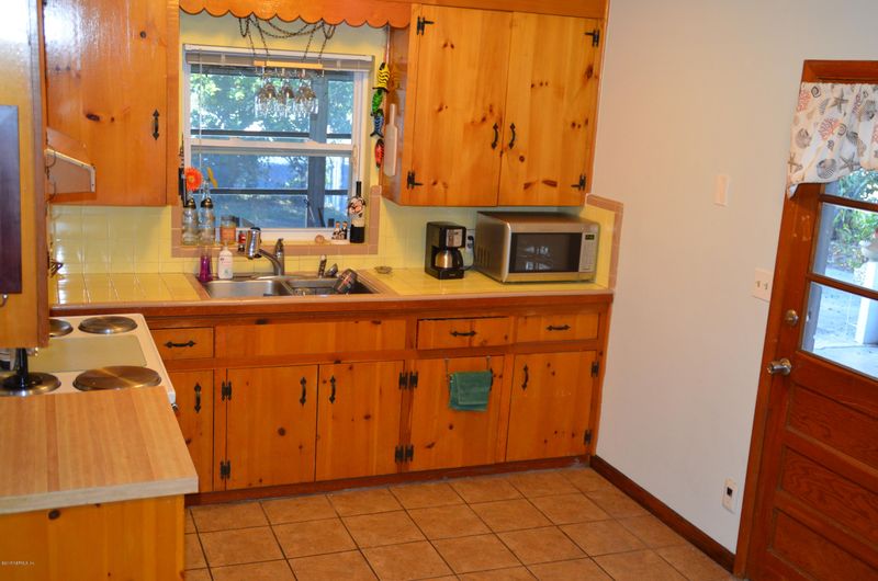 1814 3rd St, Neptune Beach, FL 32266