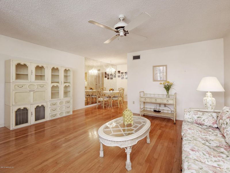 1820 Sevilla Blvd W #308, Atlantic Beach, FL 32233