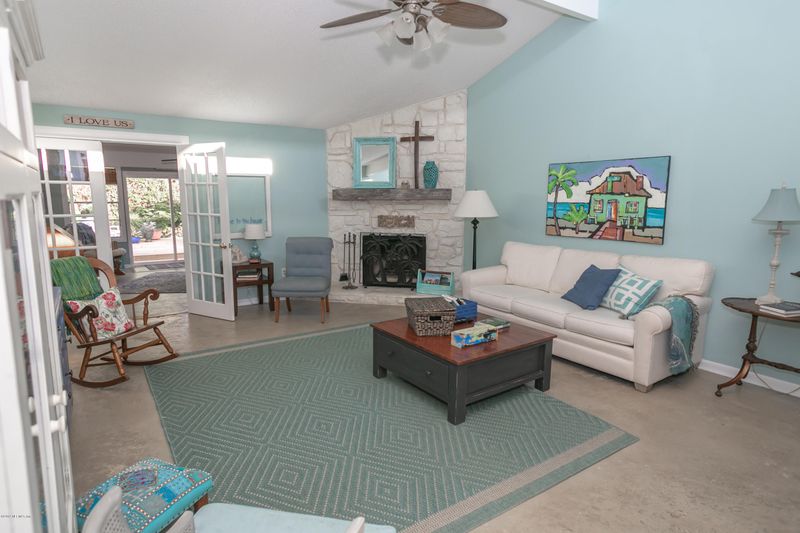 1821 Kings Way, Neptune Beach, FL 32266
