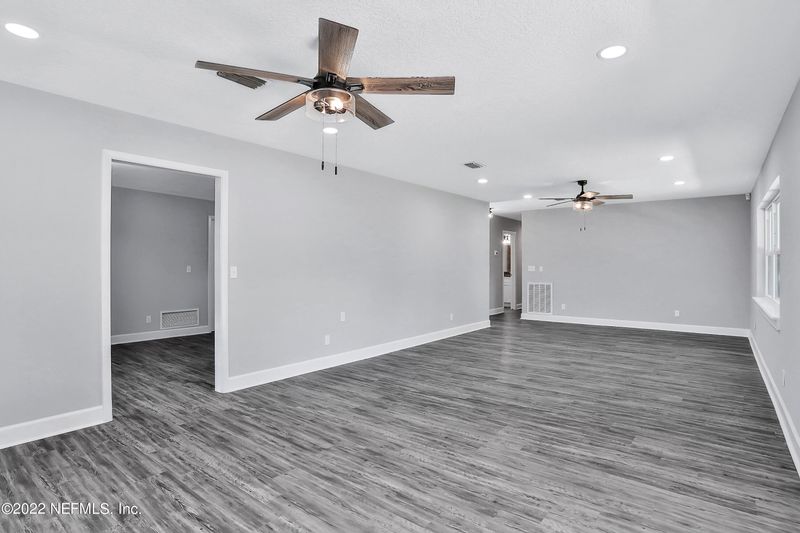 1842 Dalamon St, Jacksonville, FL 32211