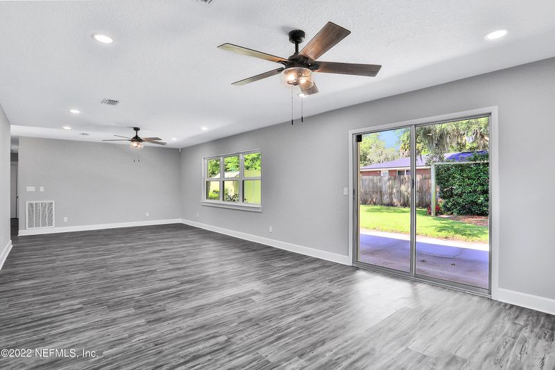 1842 Dalamon St, Jacksonville, FL 32211