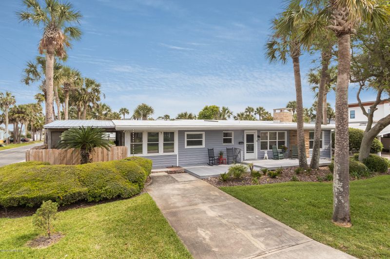 185 8th St, Atlantic Beach, FL 32233
