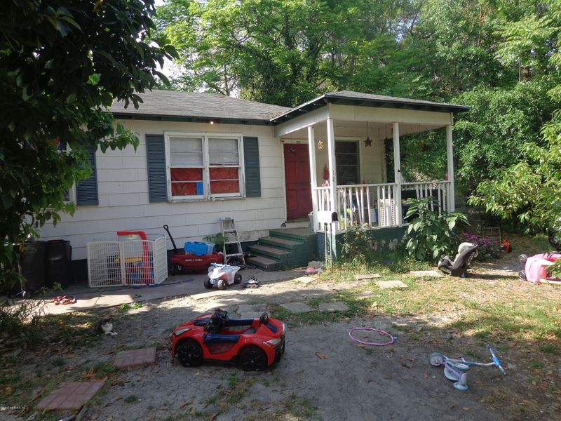 1850 Lilly Rd E, Jacksonville, FL 32207