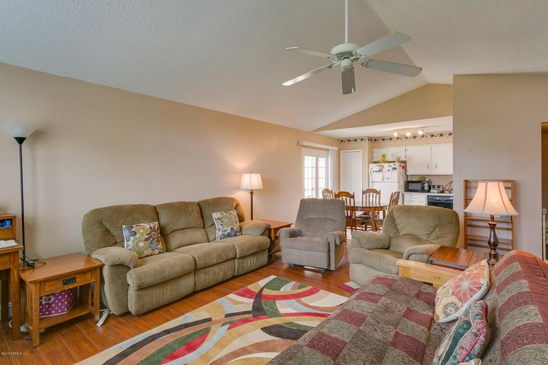 1851 Quebec Ct, Middleburg, FL 32068