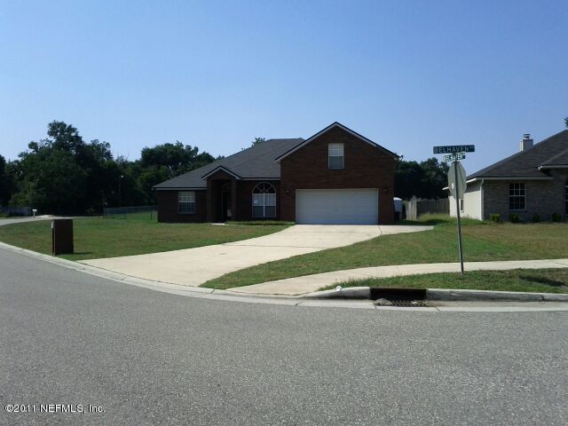1865 Belhaven Dr, Orange Park, FL 32065