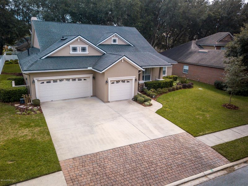 1867 Oakchime Dr, Orange Park, FL 32065