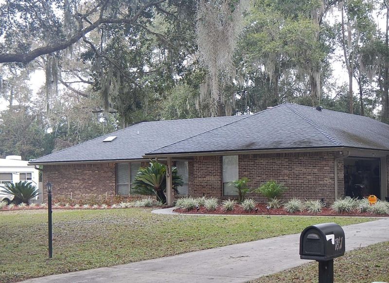 1867 Swiss Oaks St, St Johns, FL 32259