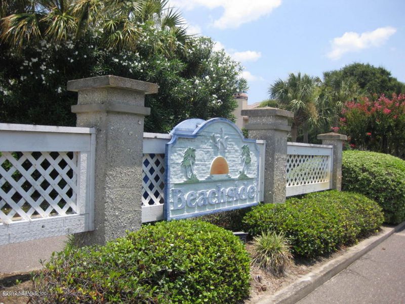 1884 Beachside Ct, Atlantic Beach, FL 32233
