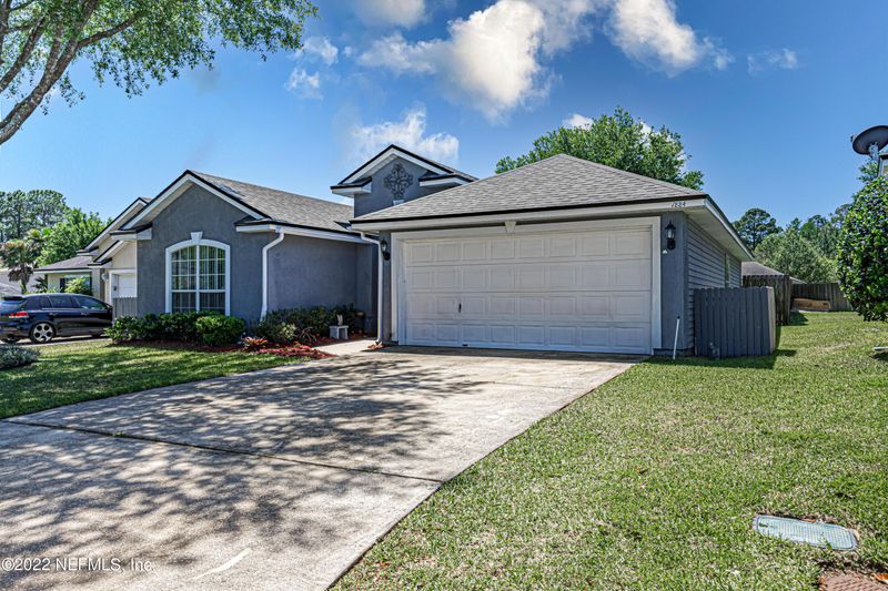 1884 Creekview Dr, Green Cove Springs, FL 32043