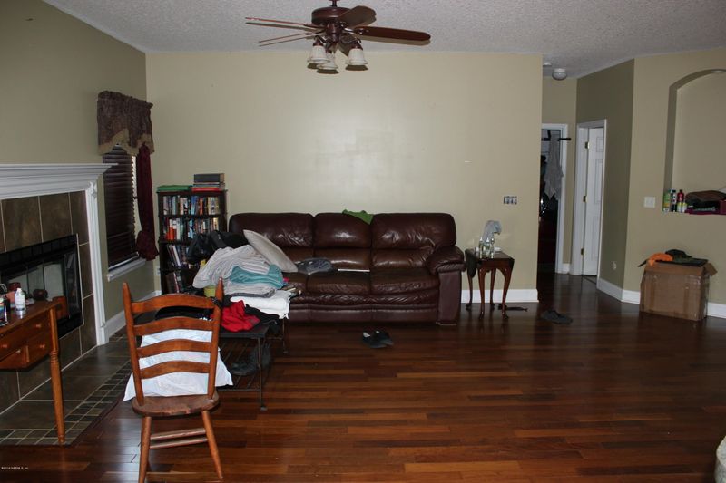 1887 Chatham Village Dr, Fleming Island, FL 32003