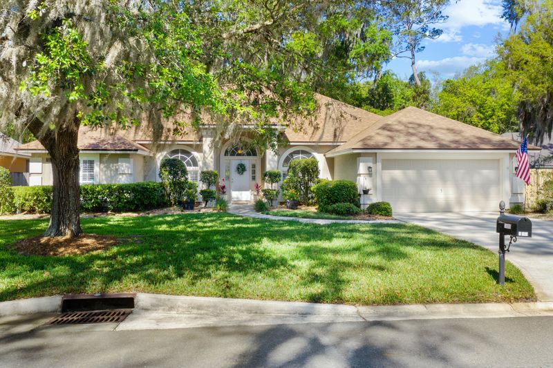 1888 Sentry Oak Ct, Fleming Island, FL 32003