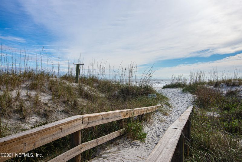 19 9th Ave N, Jacksonville Beach, FL 32250