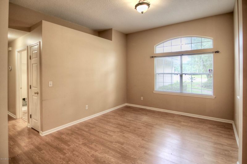 1908 Village Glen Dr, St Johns, FL 32259