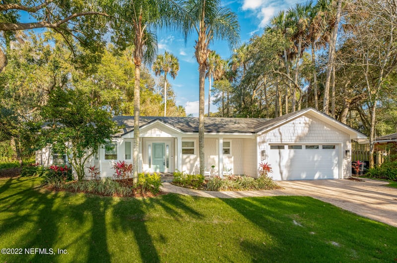 1911 Creekside Cir, Atlantic Beach, FL 32233