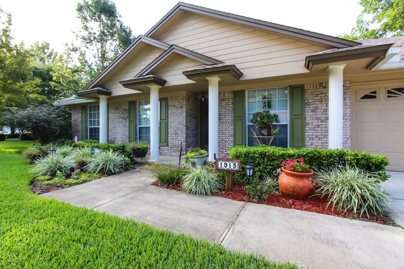 1913 Harbor Island Dr, Fleming Island, FL 32003