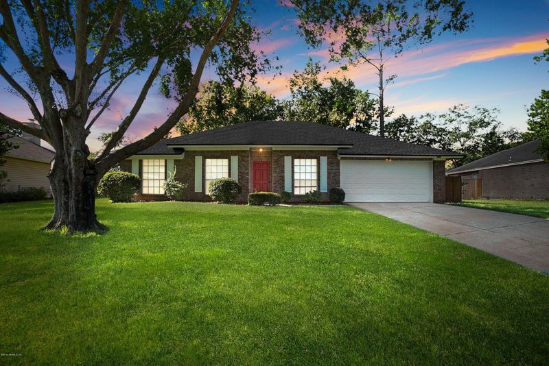 1914 Suwannee River Dr, Fleming Island, FL 32003