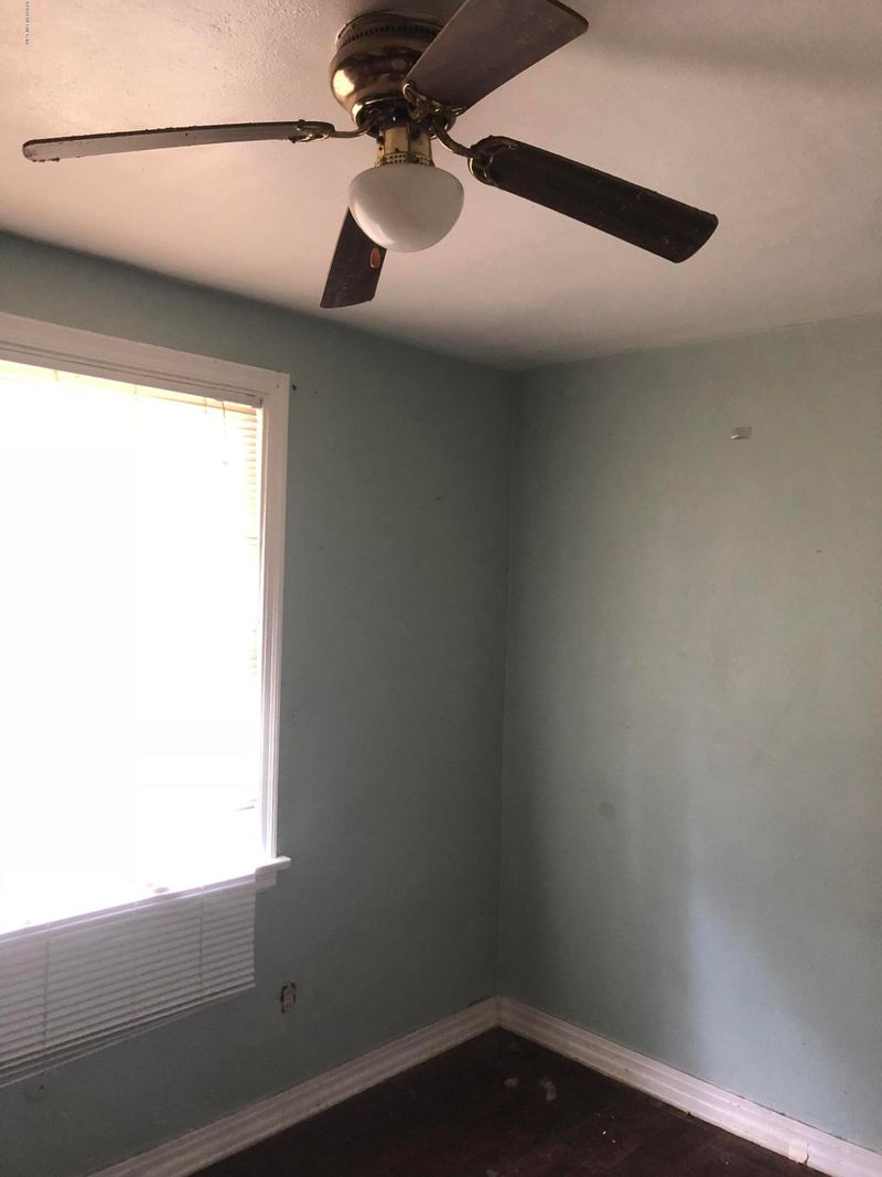 1915 Southside Blvd, Jacksonville, FL 32216