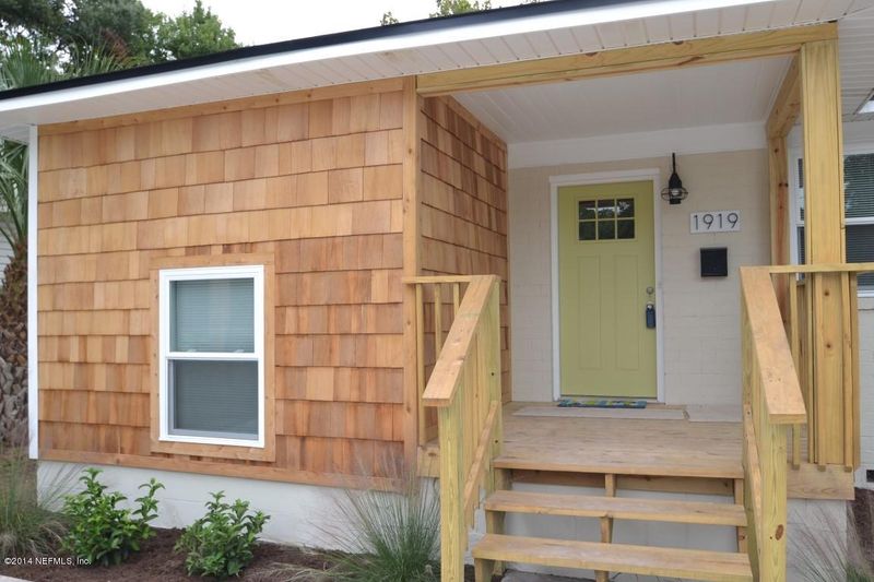 1919 Penman Rd, Jacksonville Beach, FL 32250