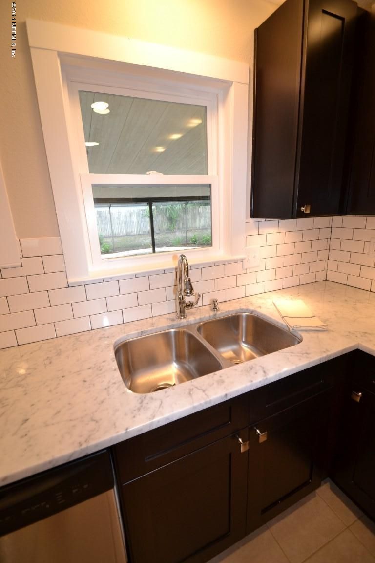 1919 Penman Rd, Jacksonville Beach, FL 32250