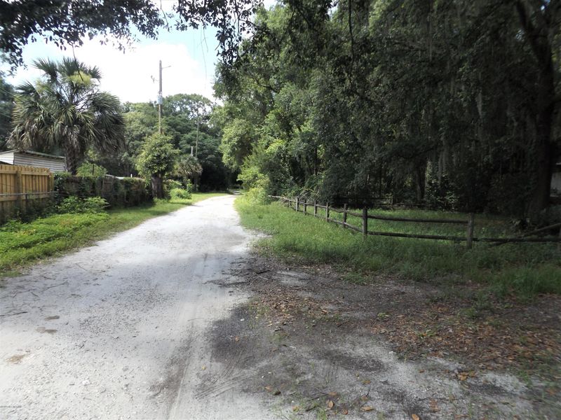 1925 Faye Rd, Jacksonville, FL 32218