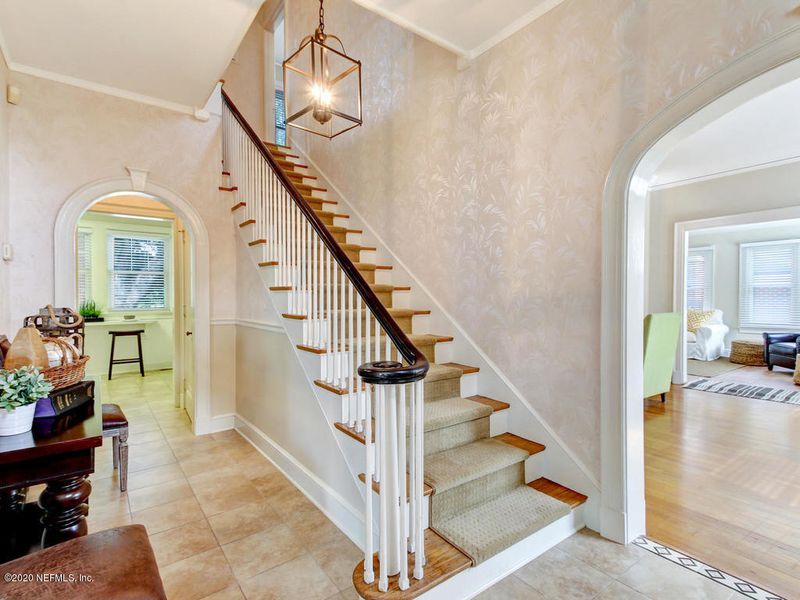1925 River Rd, Jacksonville, FL 32207