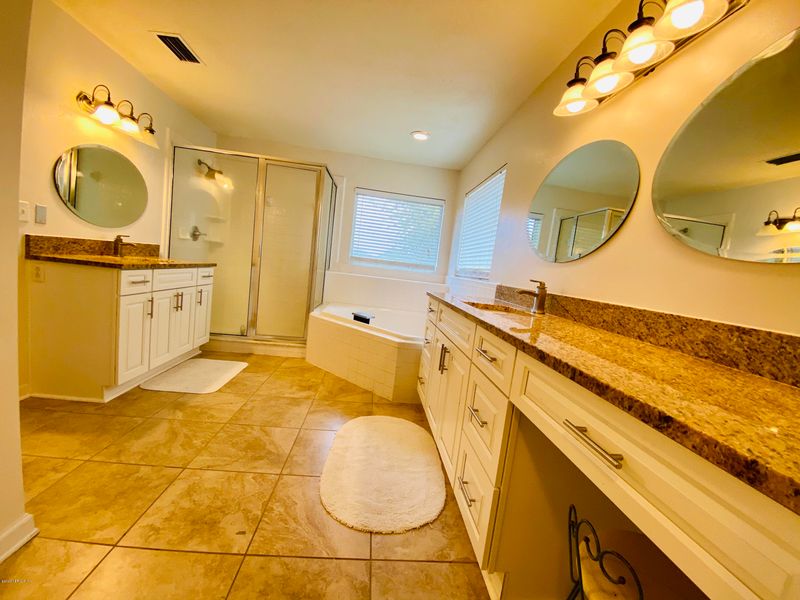 1933 Ibis Point Ln, Jacksonville, FL 32224