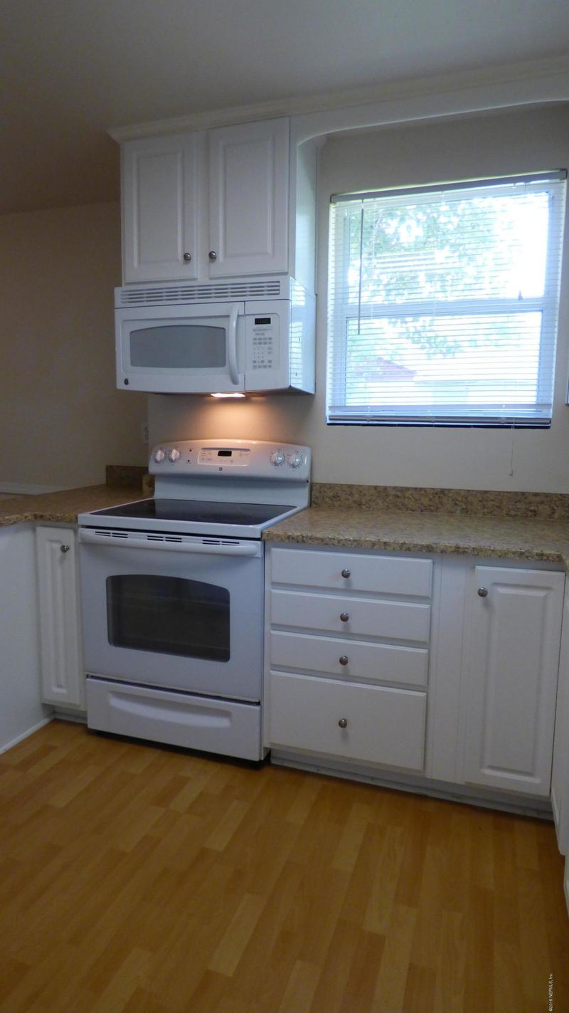 1940 Burkholder Cir E, Jacksonville, FL 32216