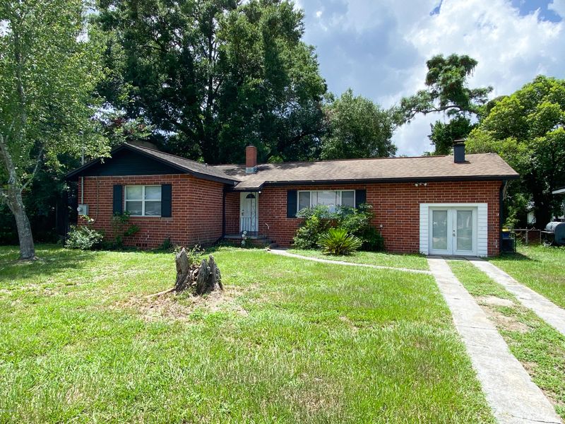 1942 New Haven Rd, Jacksonville, FL 32211