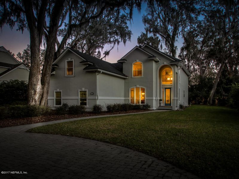 1952 Camellia Oaks Ln, Jacksonville, FL 32217