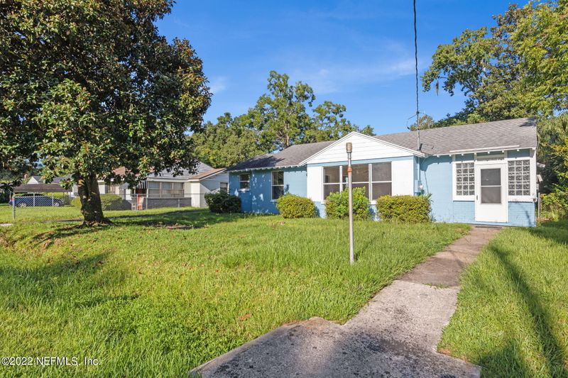 1954 Burkholder Cir, Jacksonville, FL 32216