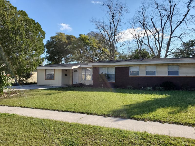1959 Indies Dr E, Jacksonville, FL 32246