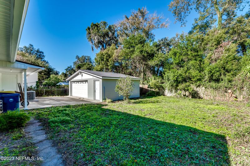 1965 River Bluff Rd N, Jacksonville, FL 32211