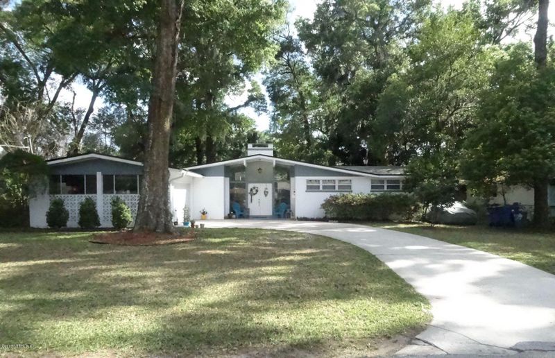 1968 River Bluff Rd N, Jacksonville, FL 32211