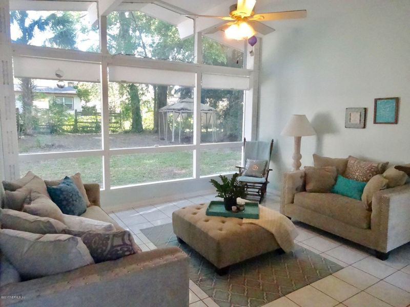 1968 River Bluff Rd N, Jacksonville, FL 32211