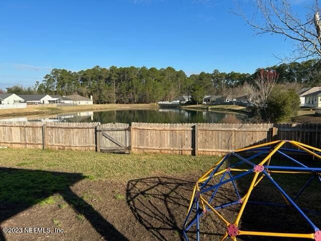 1976 Hunters Trace Cir, Middleburg, FL 32068