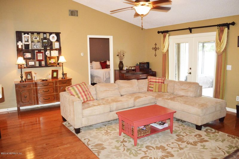 1981 Hovington Cir E, Jacksonville, FL 32246
