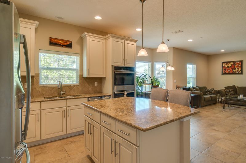 1984 Colonial Dr, Green Cove Springs, FL 32043