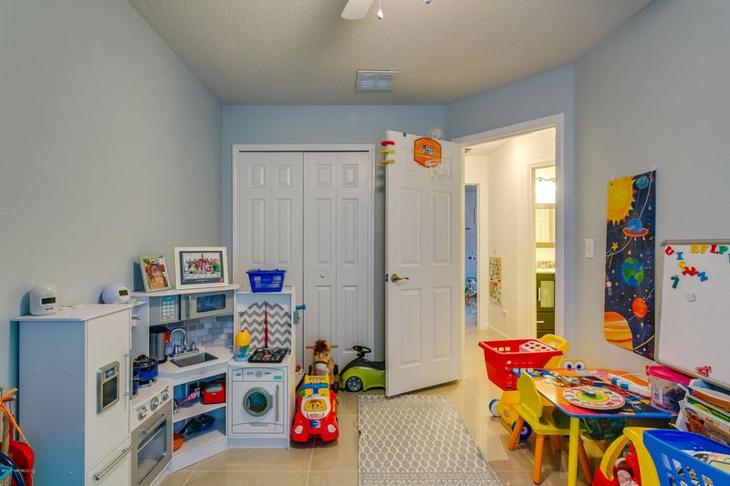 1985 Mcgirts Point Blvd, Jacksonville, FL 32221