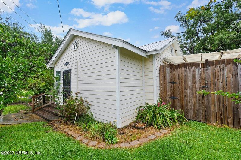 1985 Southampton Rd, Jacksonville, FL 32207