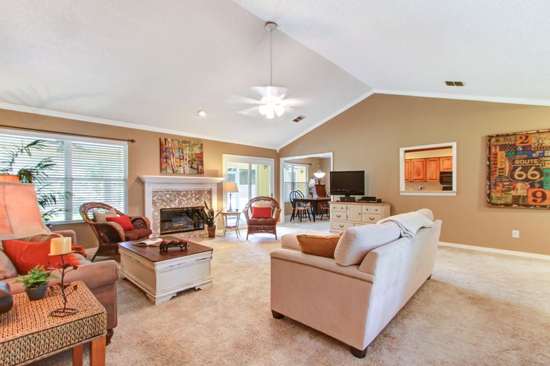 1985 Web Foot Pl, St Johns, FL 32259