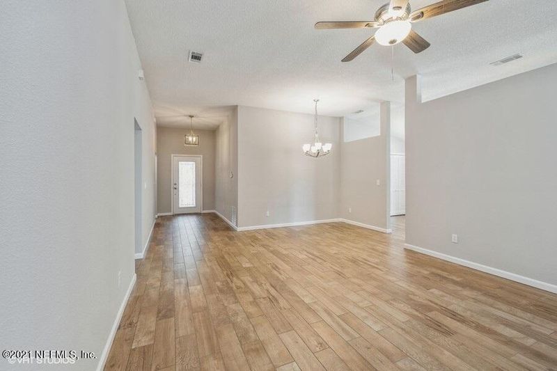1991 Mcgirts Point Blvd, Jacksonville, FL 32221