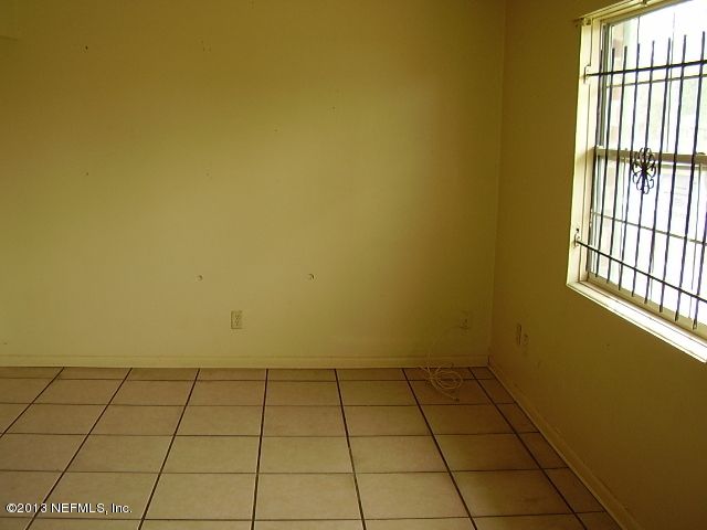 1993 Erline Dr, Jacksonville, FL 32209