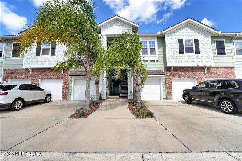 200 Larkin Pl #107, St Johns, FL 32259