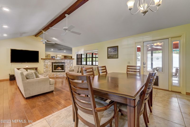 2002 River Oaks Dr, St Johns, FL 32259