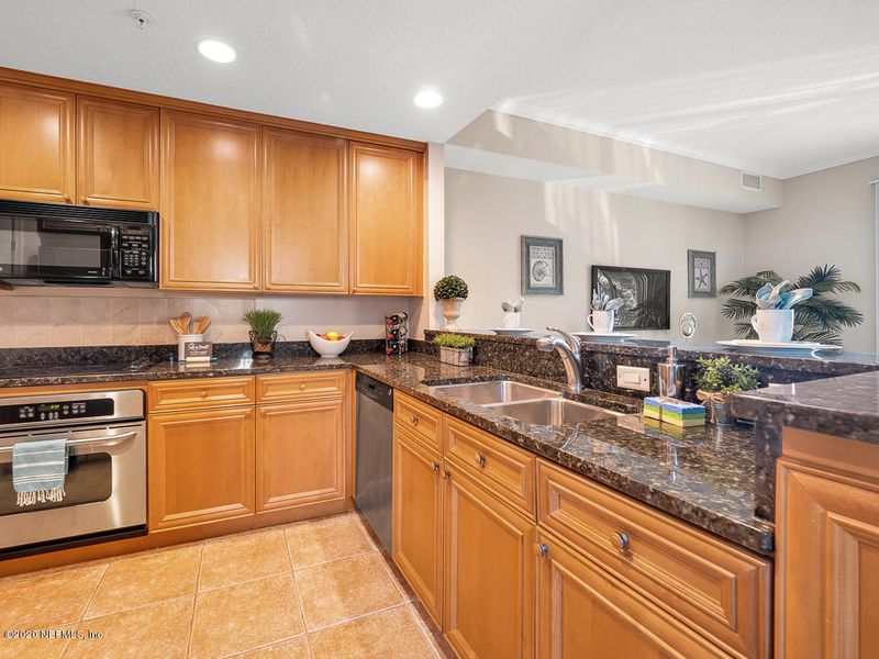 2004 Windjammer Ln, St Augustine, FL 32084