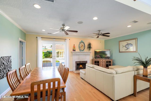 2006 2nd St N, Jacksonville Beach, FL 32250